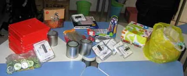 上海张江集团中小企业孵化器有限公司等企业捐赠灾区学校的部分物质