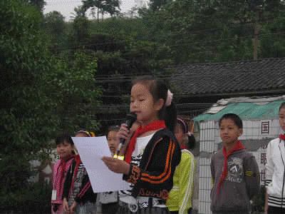 “ 爱把爱传递 ”我为妈妈洗脚活动
