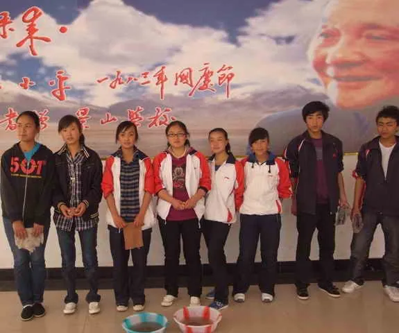 爱心在雅江藏区孩子中传递