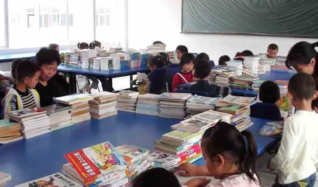 同在一片蓝天下的信心-----墨江民族中学捐赠物品使用报道