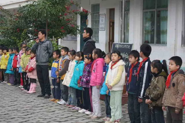 千元计划《跑出新天地》的第二批授鞋照片
