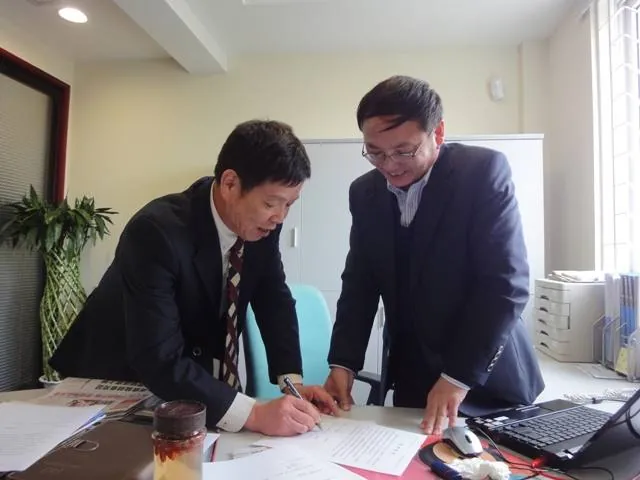 将来我还会像您一样传递爱心----黄先生持续三年赞助贫困学生