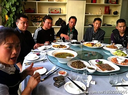 美丽蝴蝶--现场志愿者岳老师到达文山坝心乡