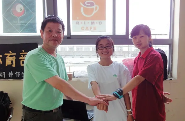 刘玉梅签定《志愿服务书》---阳光种子行动官网编辑