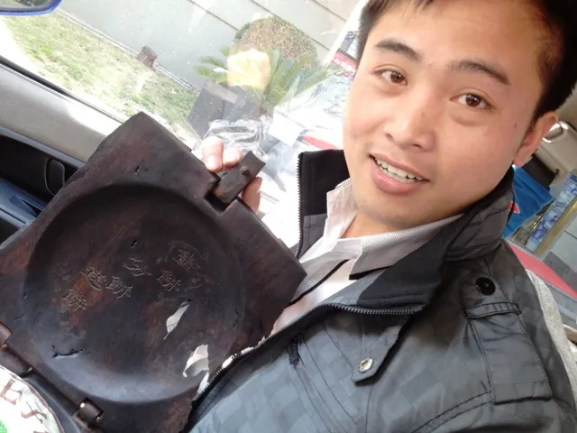 每人递块砖帮助山东籍大学生人生