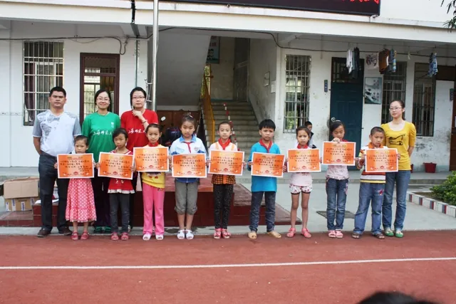“心灵之声”合唱比赛---广西五村中心小学千元计划