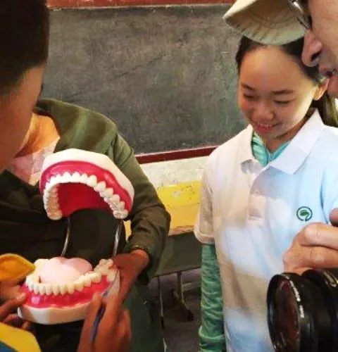 阳光走进藏乡尕吾昂小学