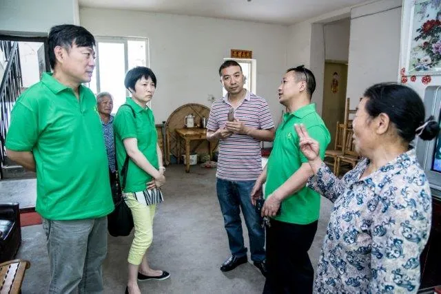 阳光向峨小学生命教育现场报道：三个家访