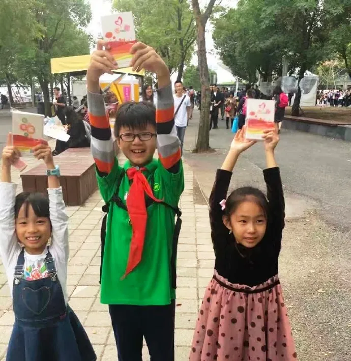 阳光少年志愿者在行动