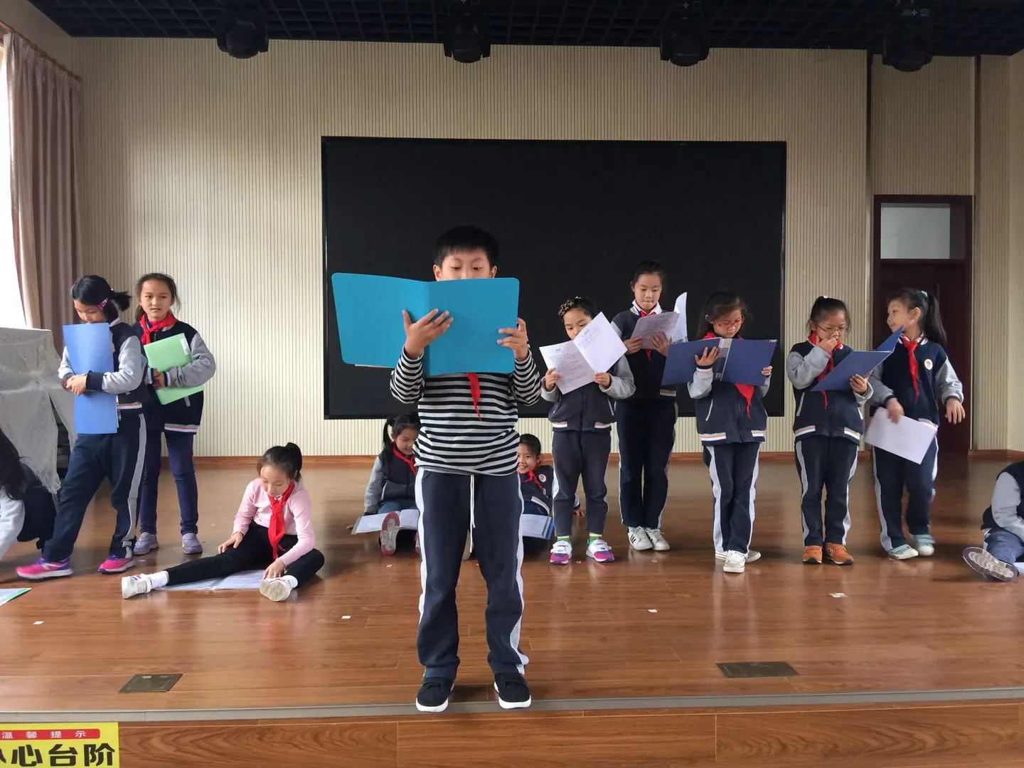 唐镇小学诗歌朗诵班培训日常