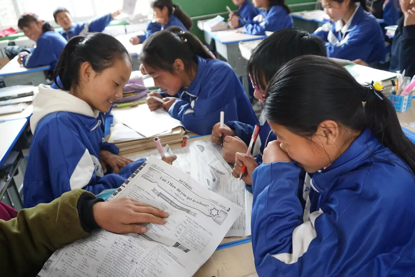 平峰中学学生读学英语周报项目现场照