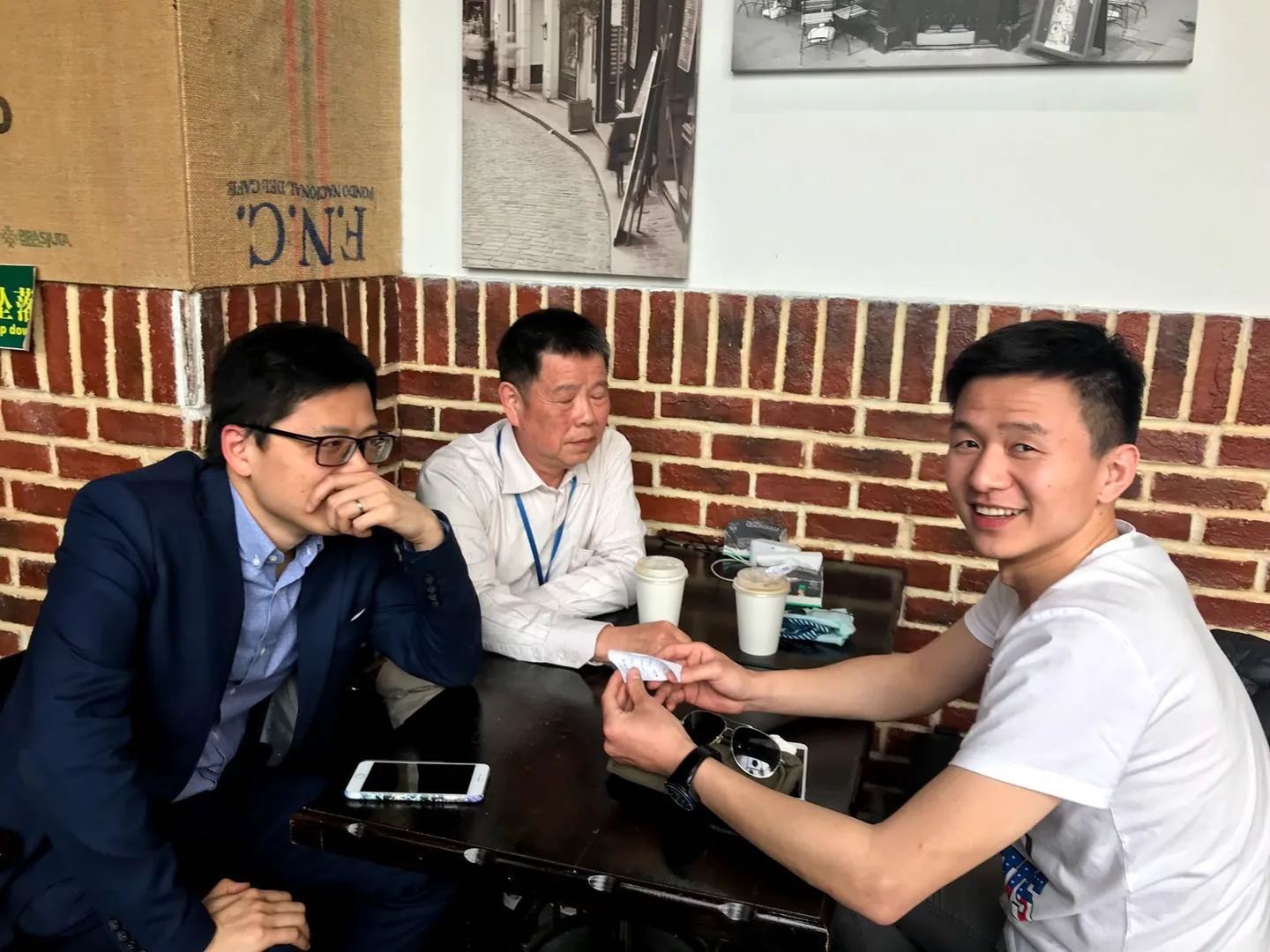 阳光种子十年纪录片后期完成商讨与现场行计划