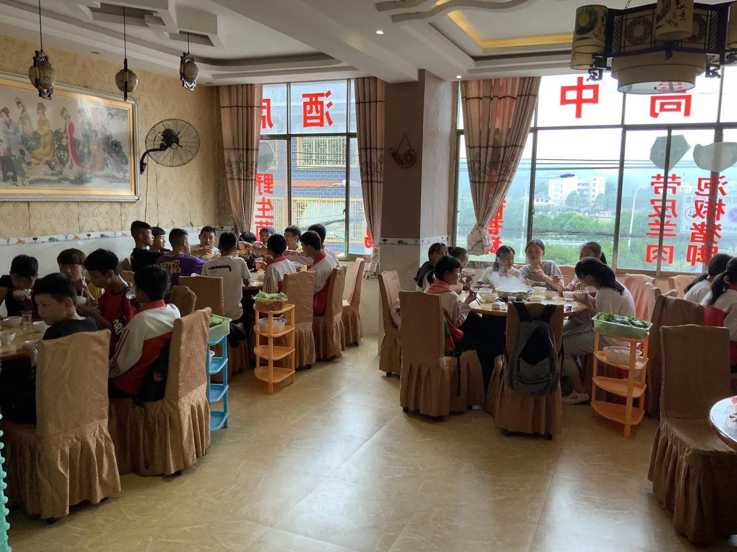 乌江复旦公益理发社期末聚餐